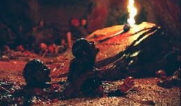 黑暗侵袭3在线观看,深渊惊魂，生死边缘的终极对决